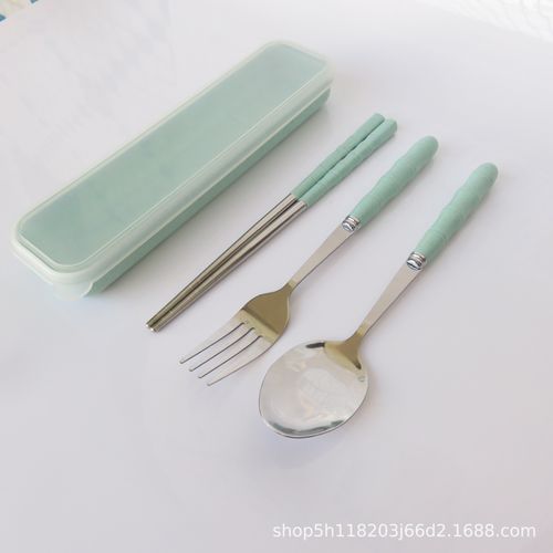美化竹节塑料柄不锈钢餐具便携式勺筷套装大量供应